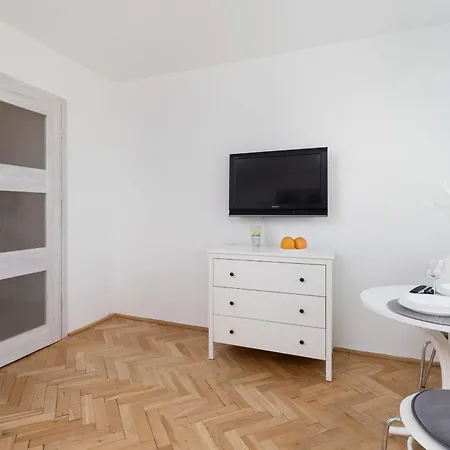 Apartament With Balcony 300 M To The By Renters