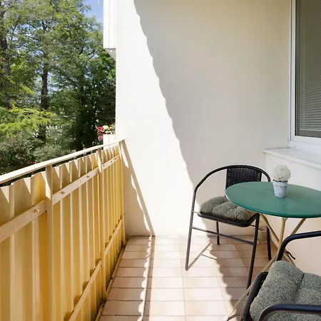 With Balcony 300 M To The By Renters Apartament Sopot