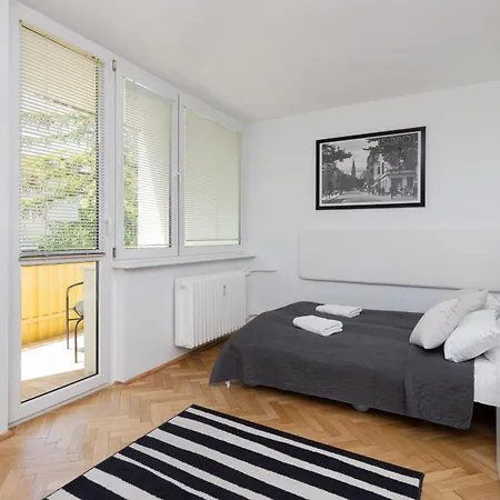 Apartament With Balcony 300 M To The By Renters *